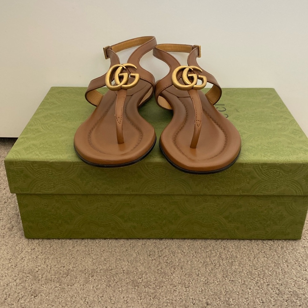Gucci double G thong sandal size 35.5 (5.5)